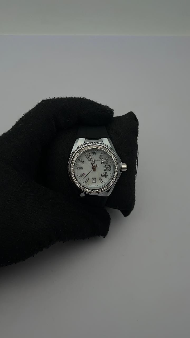 TECH. M DAMA GOMA NEGRO CARA PLATEADA BISEL PLATEADO CIRCONES
