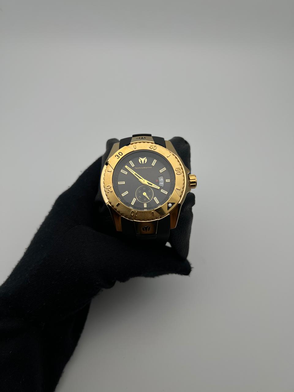 TECH. M DTS GOMA/NEGRO BISEL/DORADO CARA/NEGRA/CRONO