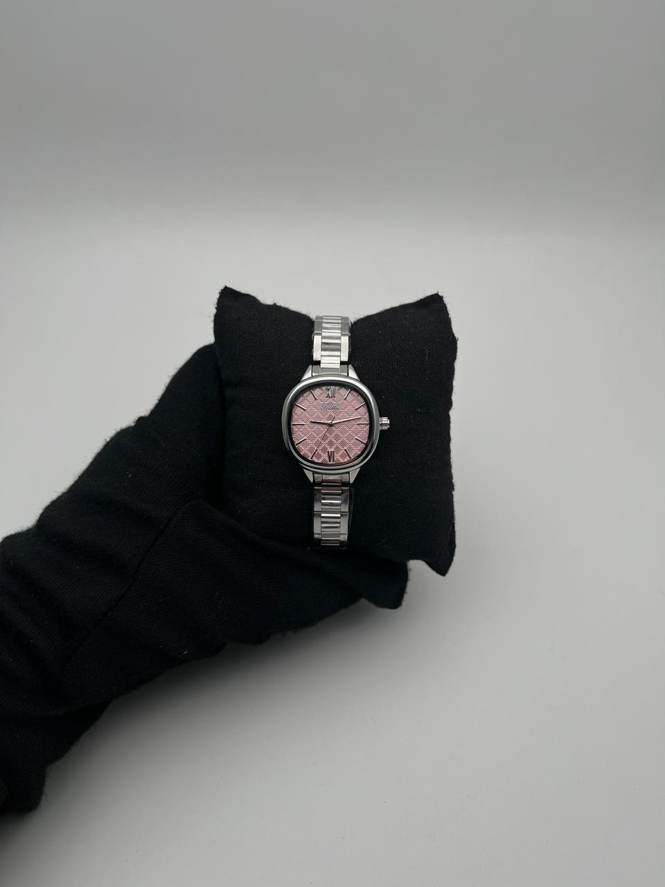 SCOTTIE ACERO/PLATEADO CARA/ROSADA/PNL BISEL/PLATEADO/LISO CAJA/CUADRADA
