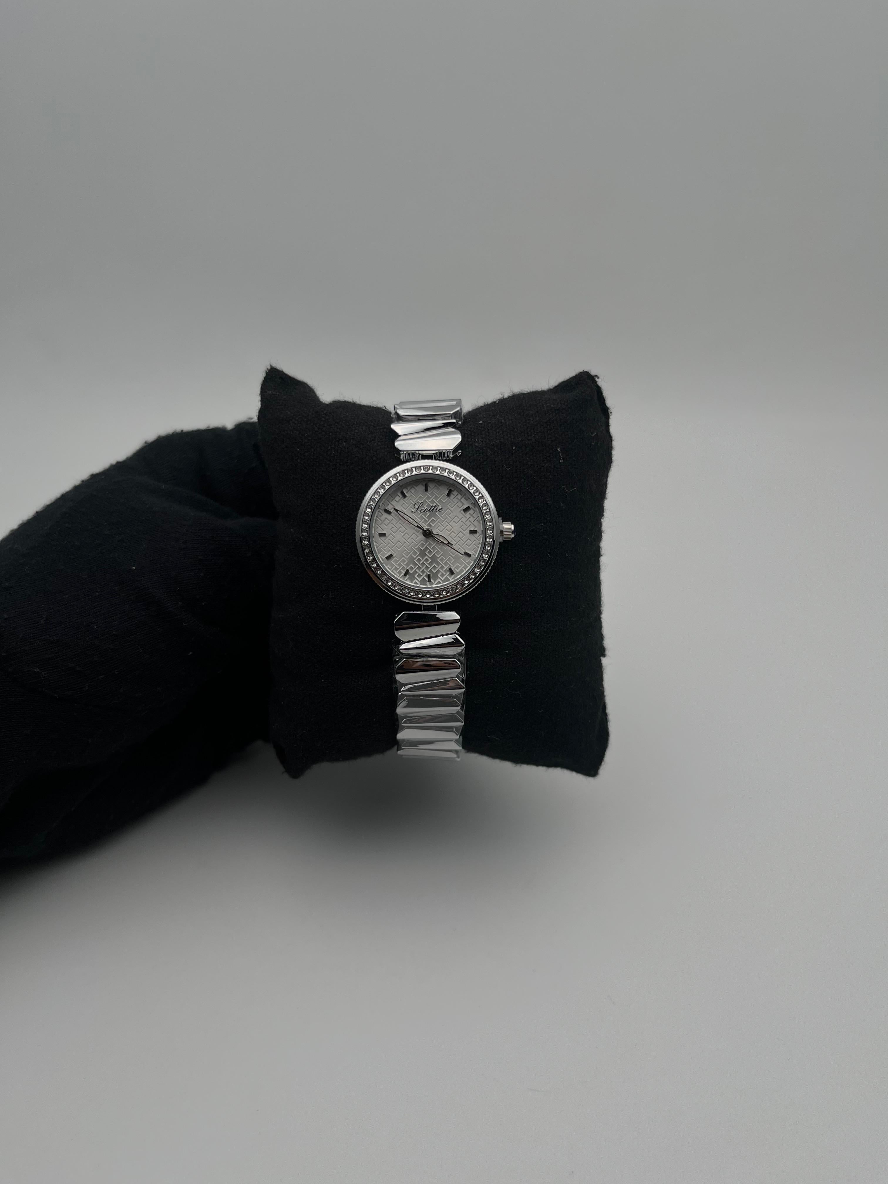 SCOTTIE ACERO/PLATEADO/DNTS CARA/PLATEADA BISEL/PLATEADO/CUBANO