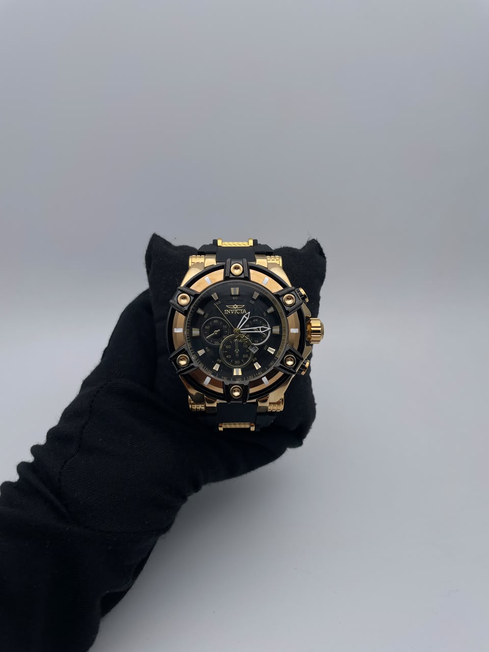 INVIC ZEUS GOMA/NEGRO BISEL/DORADO/NEGRO CARA/NEGRA/3 CRONOS