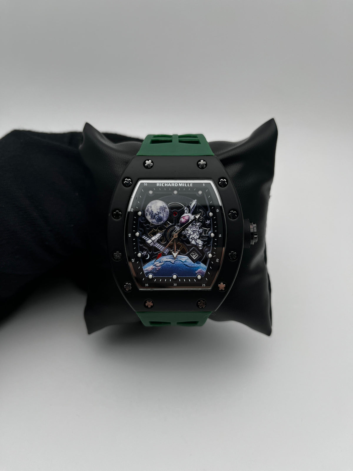 R. MILLE GOMA/VERDE CARA/ASTRONAUTA BISEL/NEGRO