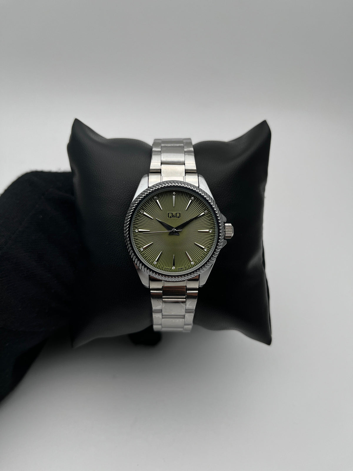 Q&Q 005BY DAMA ACERO/PLATEADO CARA/VERDE BISEL/PLATEADO